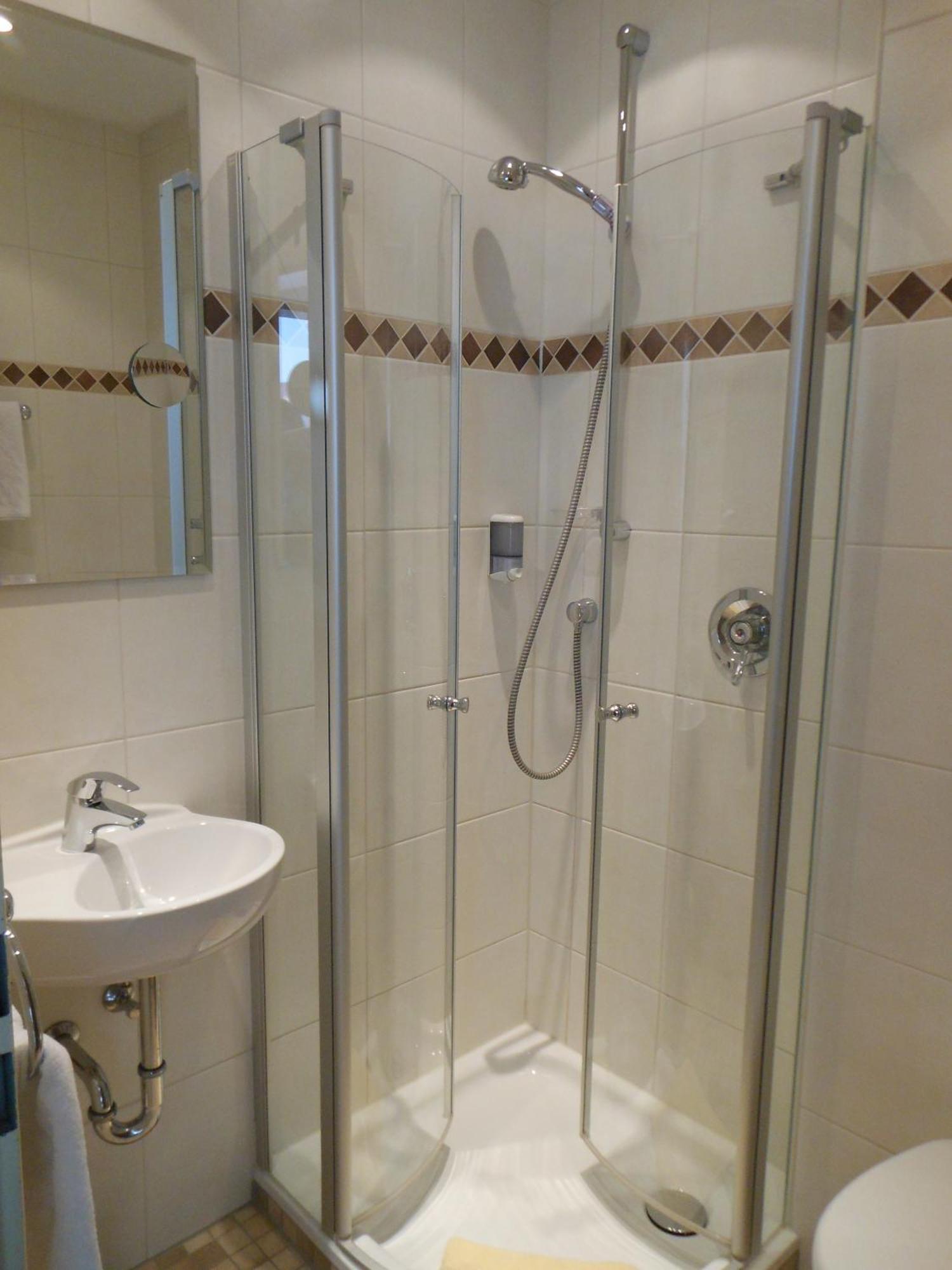 Hotel Pfeffermuehle Борхен Экстерьер фото